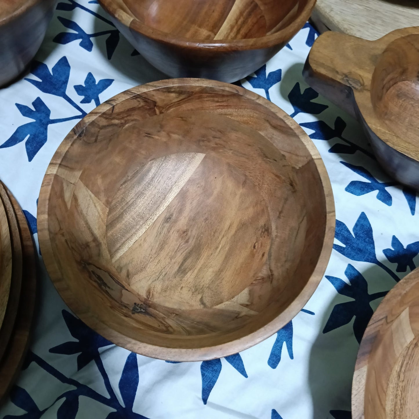 FEAWS “Prithvi” Series Natural Grain Acacia Wood Bowl