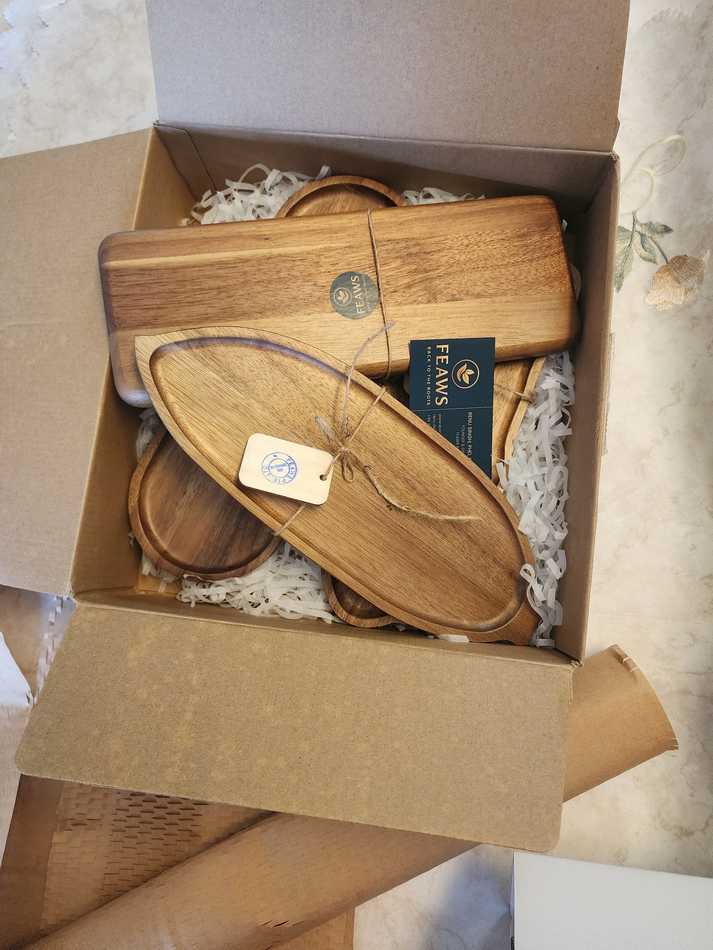 Set of 4 pieces of Eco-friendly Acacia Wood Leaf/cloud/rectangular/oval Shaped Wooden Tray