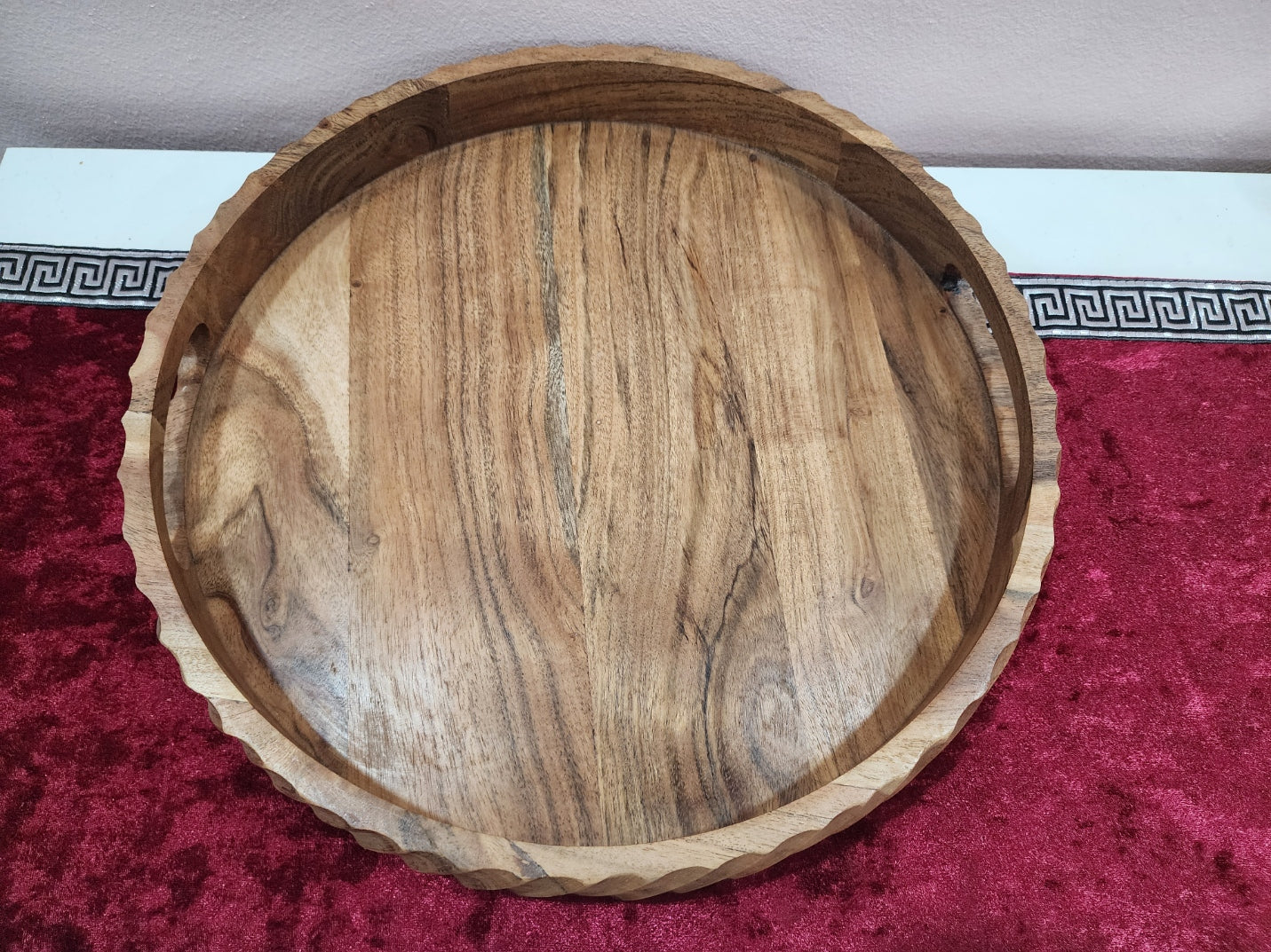 Heritage Acacia Round Tray with Carved Edge – Large