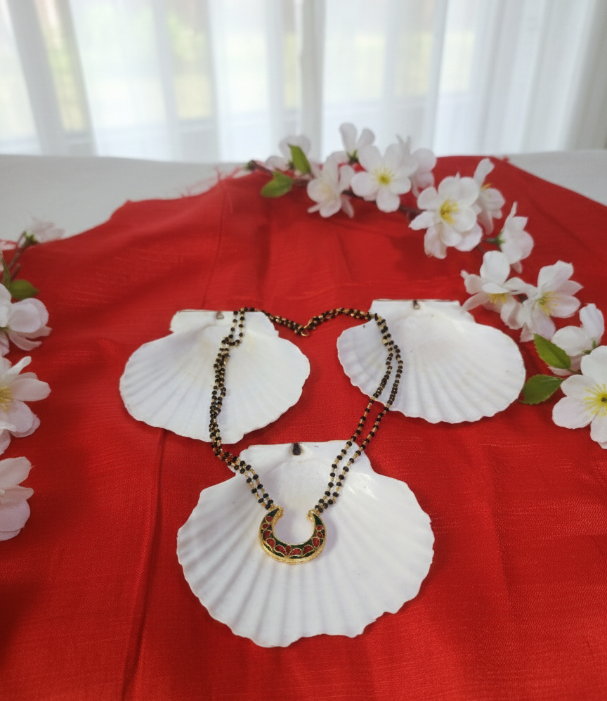 Black beads necklace with pendants: Elegant and Stylish Set