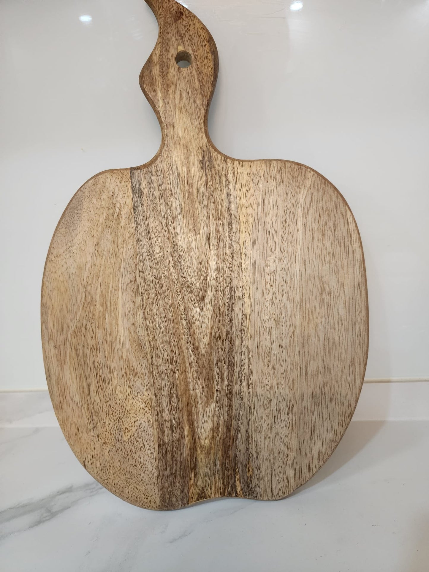 FEAWS “Prithvi” Series Apple Shape Mango Wood Chopping Board