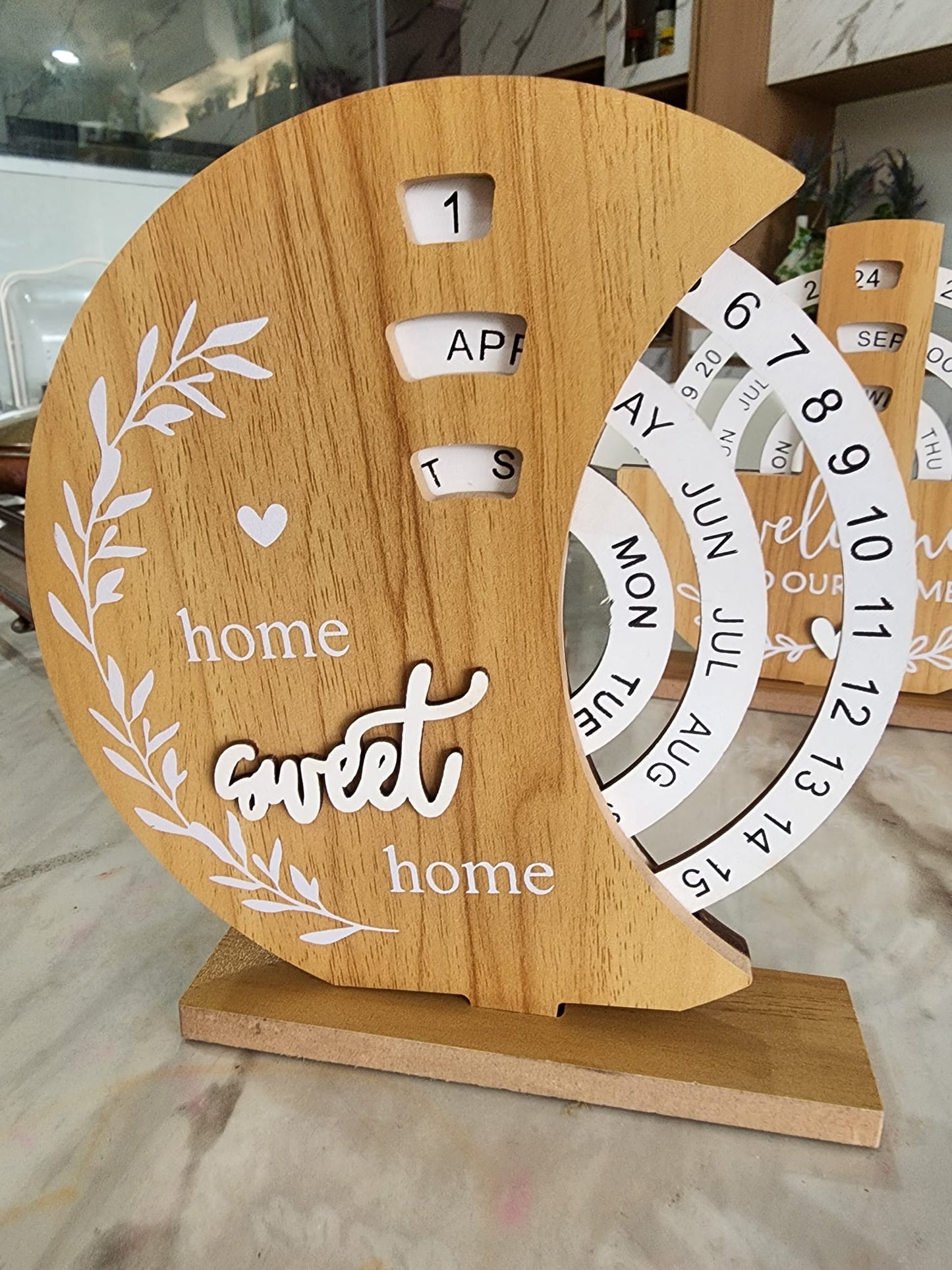 Wooden Rotating Calendar – Handmade Desktop Ornament