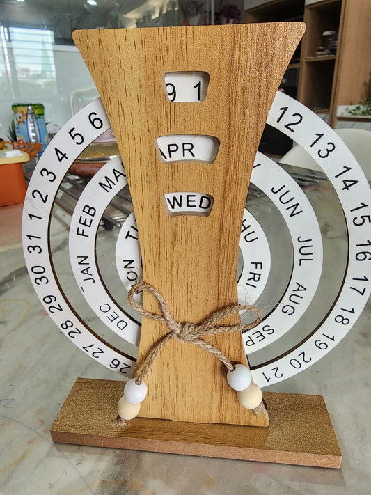 Wooden Rotating Calendar – Handmade Desktop Ornament