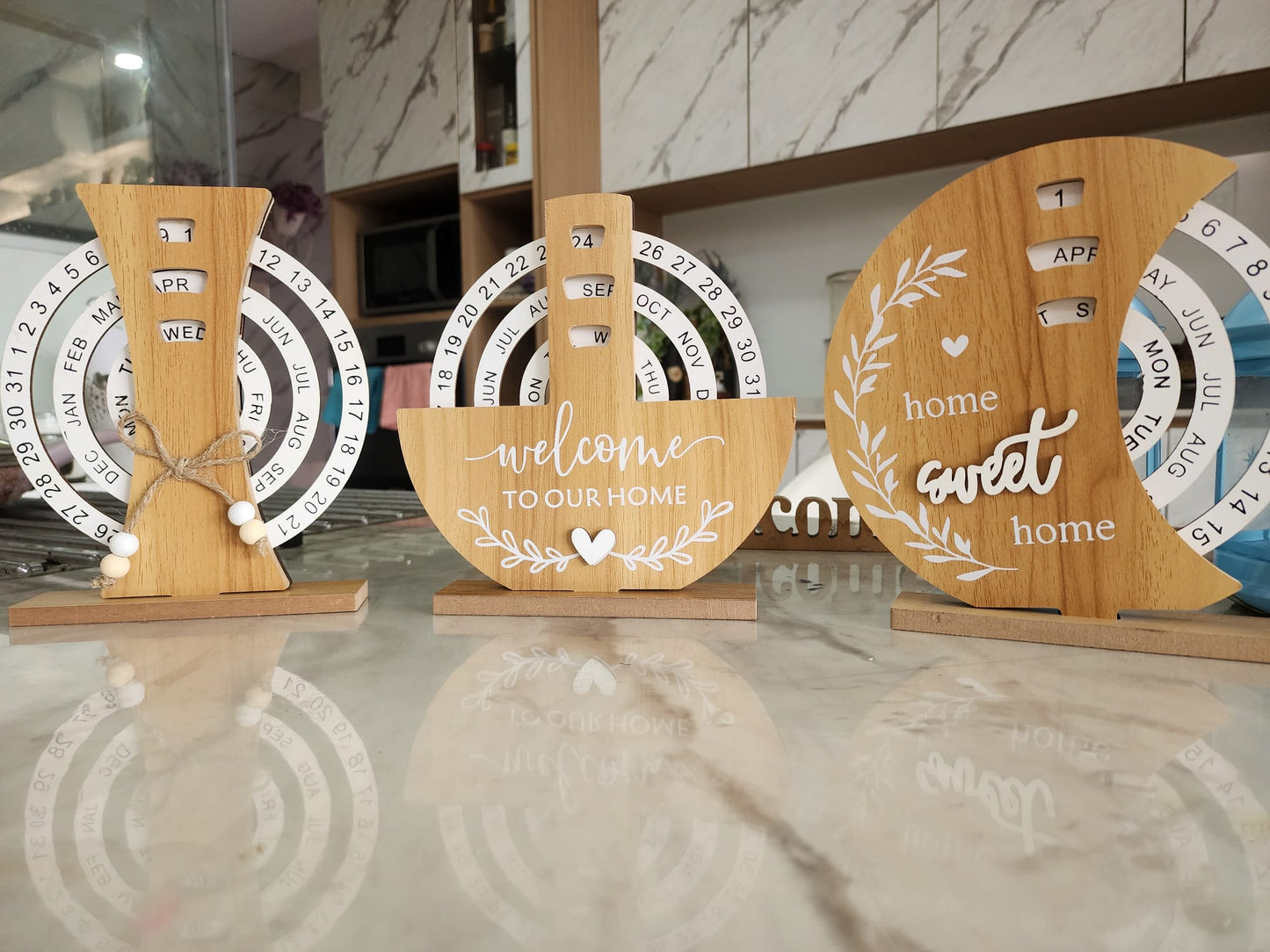 Wooden Rotating Calendar – Handmade Desktop Ornament