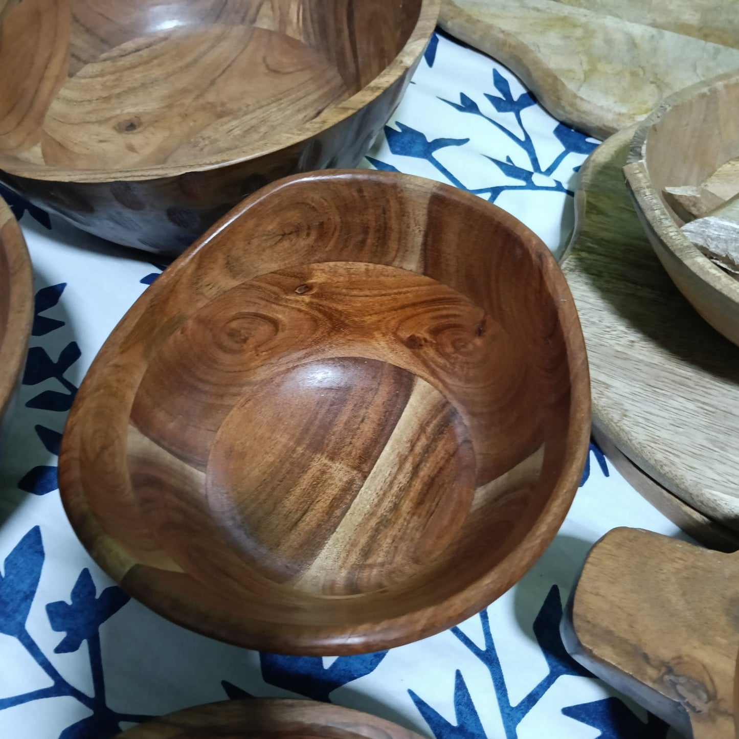 FEAWS “Prithvi” Series Boat Cut Acacia Wood Bowl
