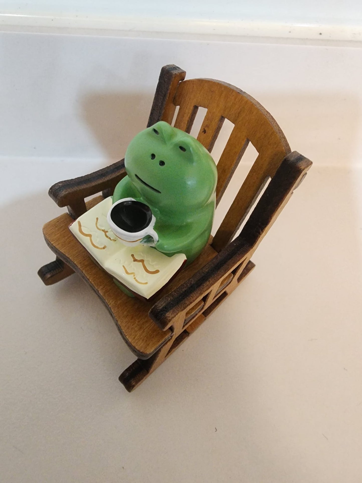 Japanese Resin Mini Frog Rocking Chair – Decorative Accent