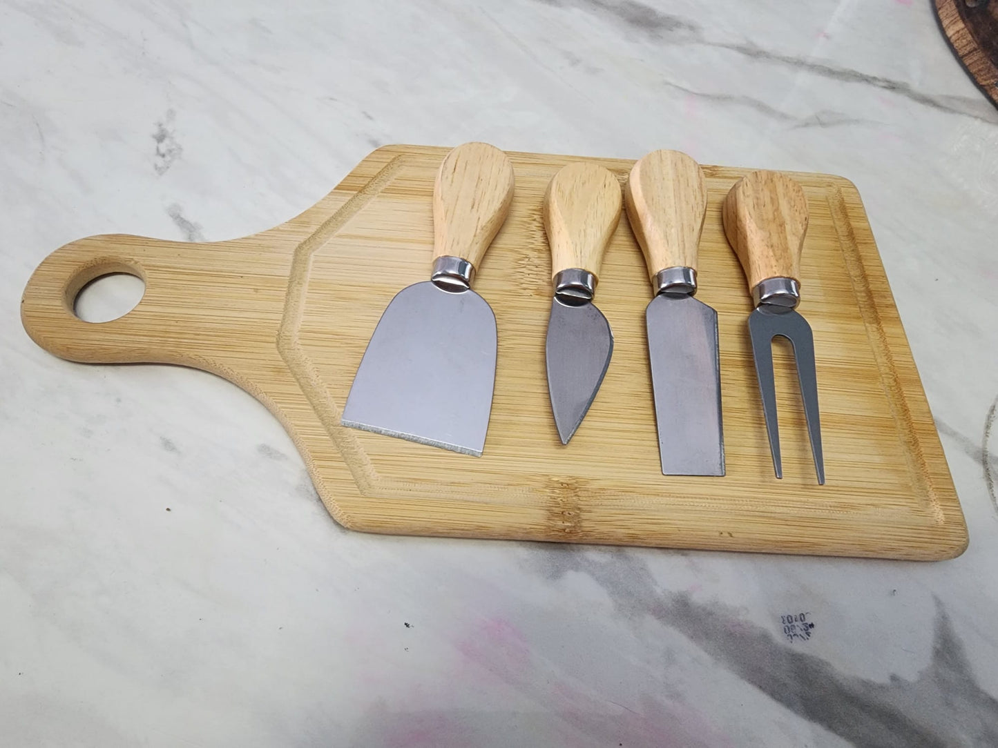 Chopping/serving Board with 4PCS Cheese Knife Set