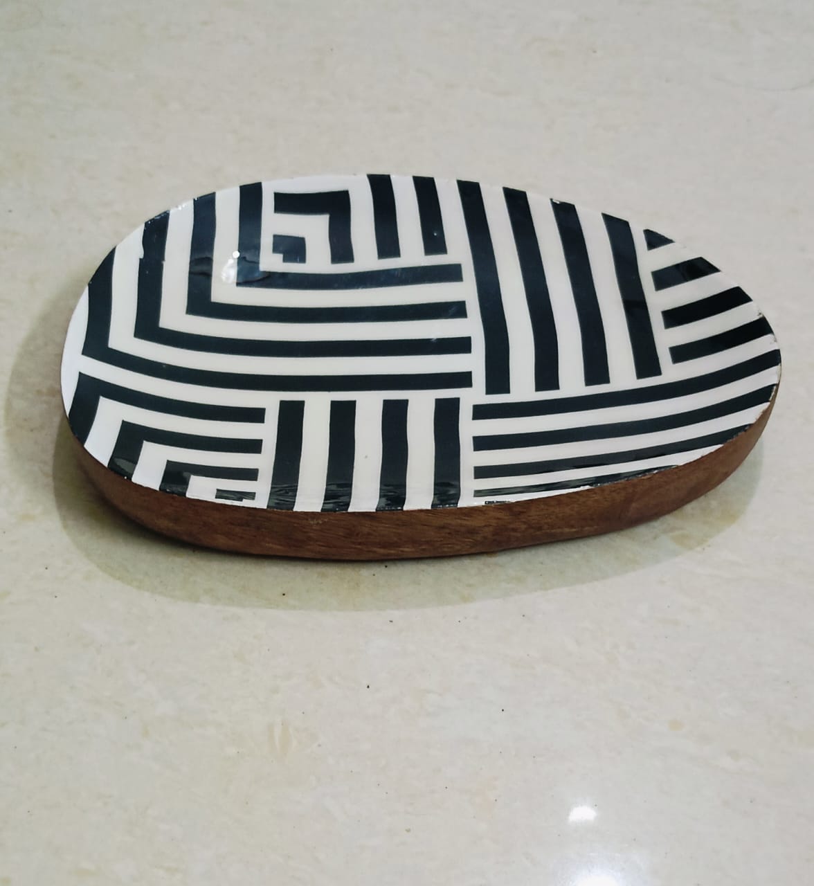 Meraki Black & White Elegance Mangowood Platter